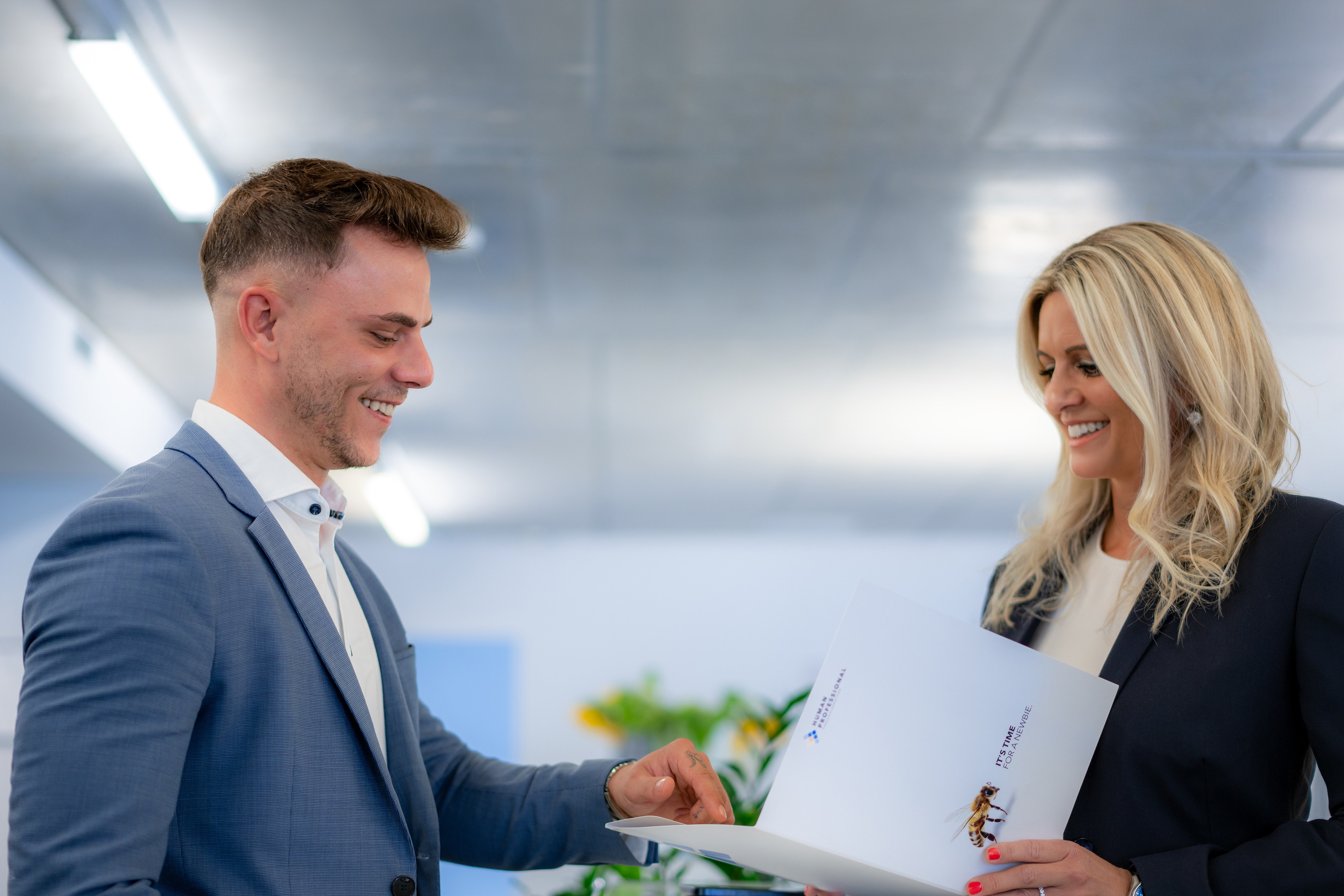 Anita Reichmuth und Yannick Huber von Human Professional Personalberatung im Gespräch, Stellensuche und Karriereberatung für Bewerbende in Zürich